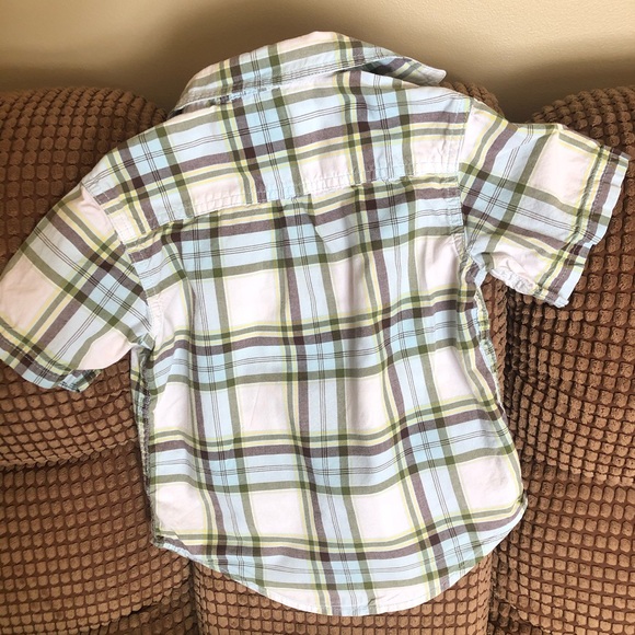 🛍Carter’s button down plaid shirt - Size 3T - Picture 2 of 6